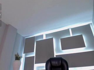 MiaFarrell Porn Show