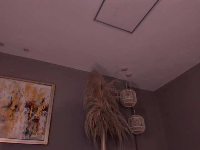 MiaFarrell's BongaCams show and profile