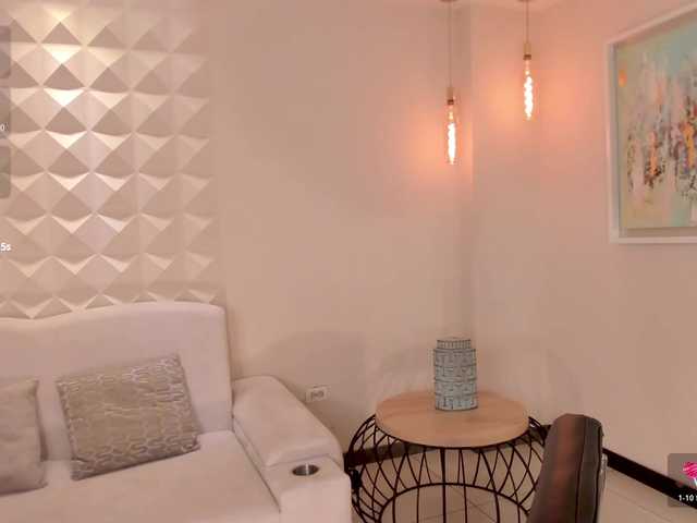 MiaFarrell's BongaCams show and profile