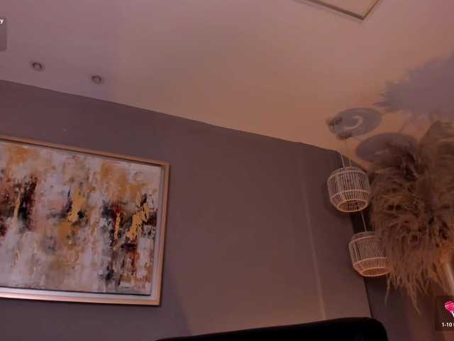 MiaFarrell's BongaCams show and profile