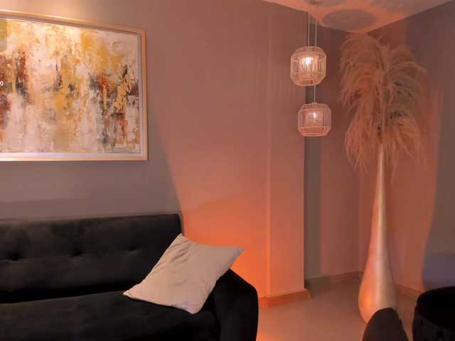 MiaFarrell's BongaCams show and profile