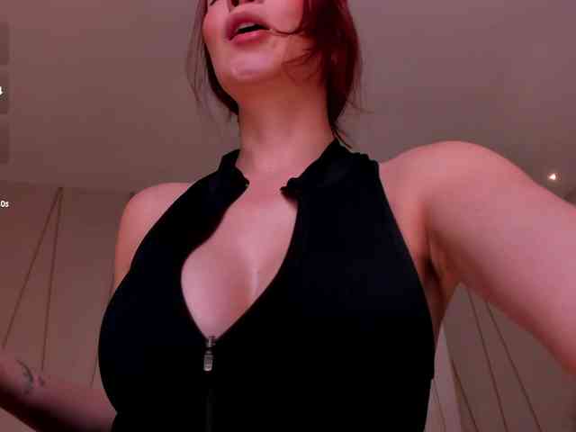MiaFarrell webcam