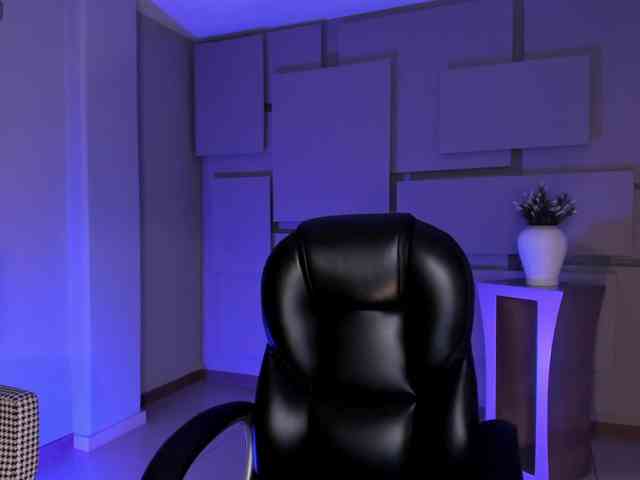 MiaFarrell webcam