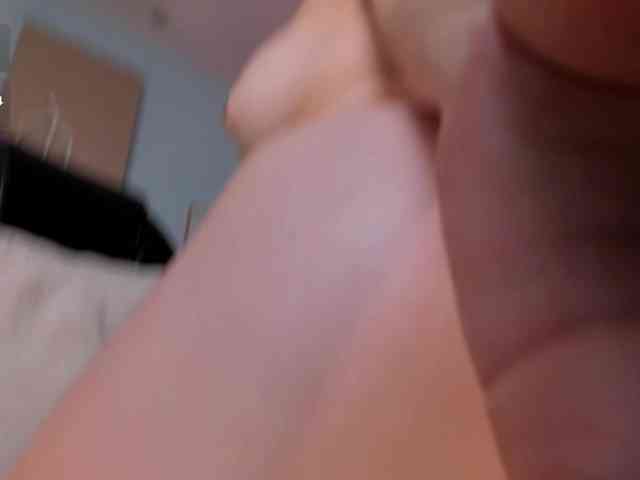 MiaFarrell webcam