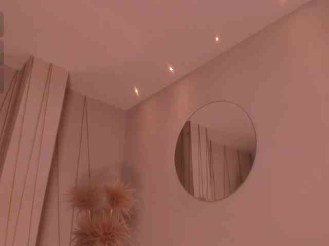MiaFarrell webcam