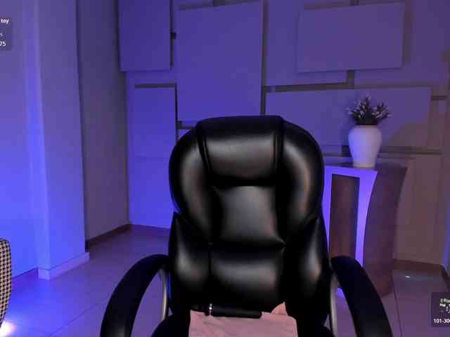 MiaFarrell webcam