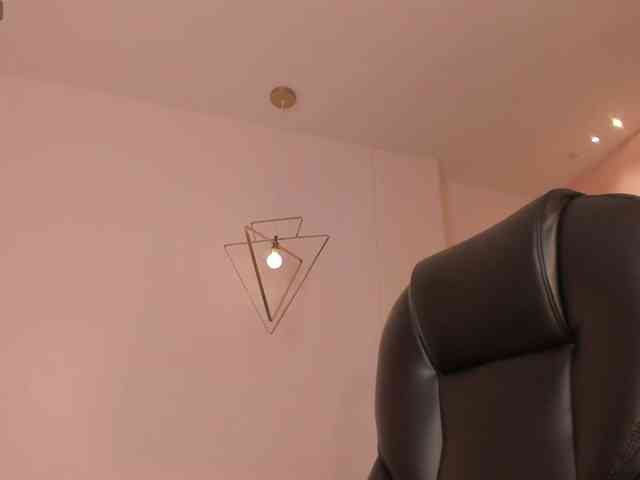 MiaFarrell webcam