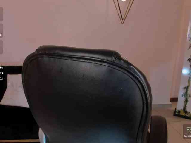 MiaFarrell webcam