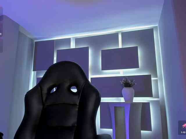 MiaFarrell webcam