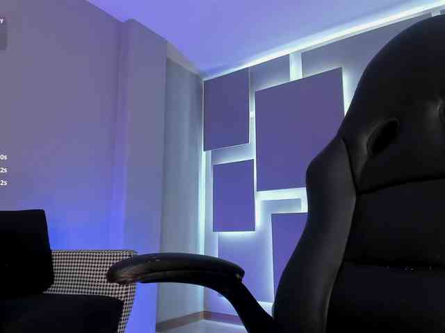 MiaFarrell webcam