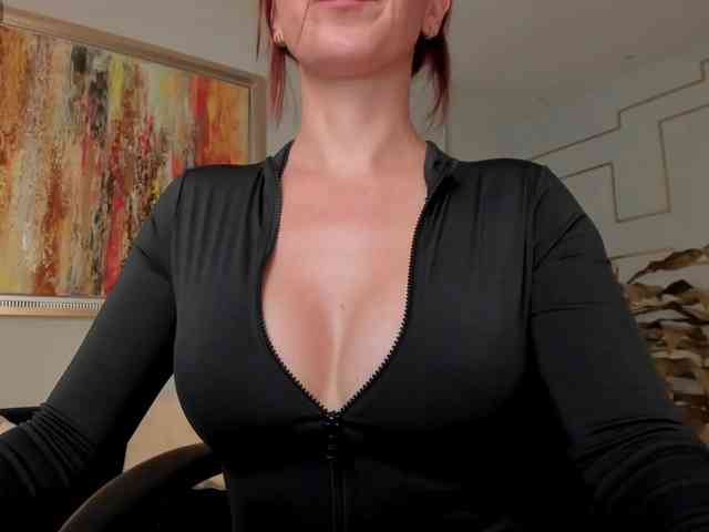 MiaFarrell webcam