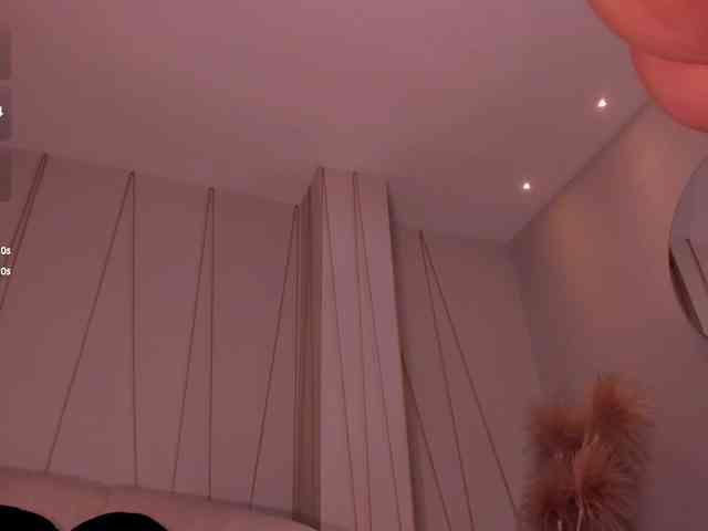 MiaFarrell webcam