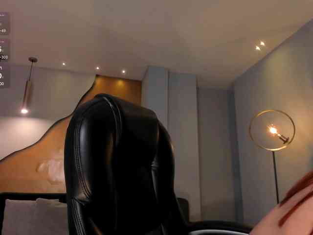 MiaFarrell webcam