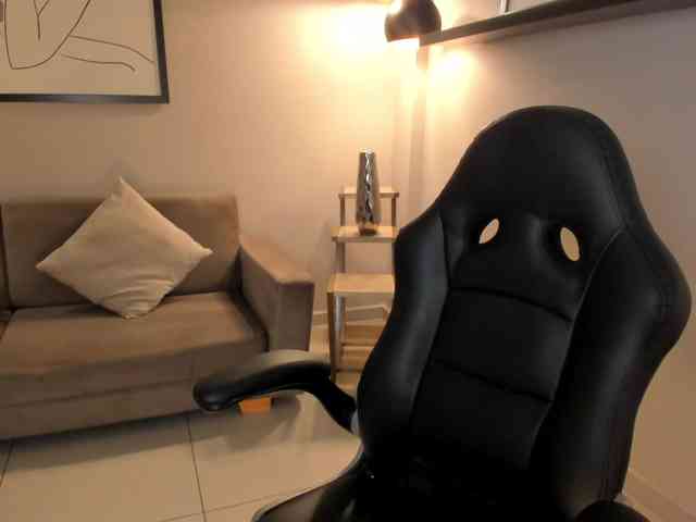 MiaFarrell webcam