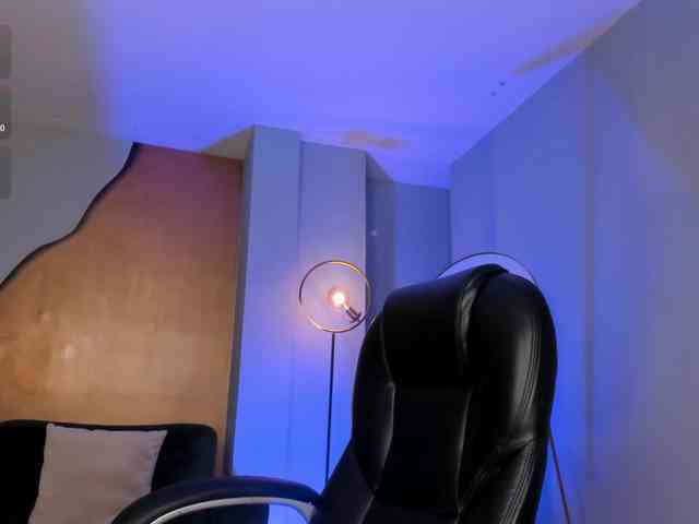 MiaFarrell webcam
