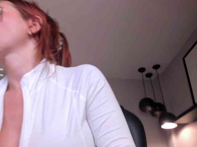 MiaFarrell webcam