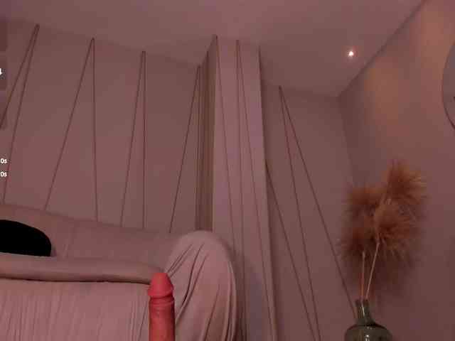 MiaFarrell webcam