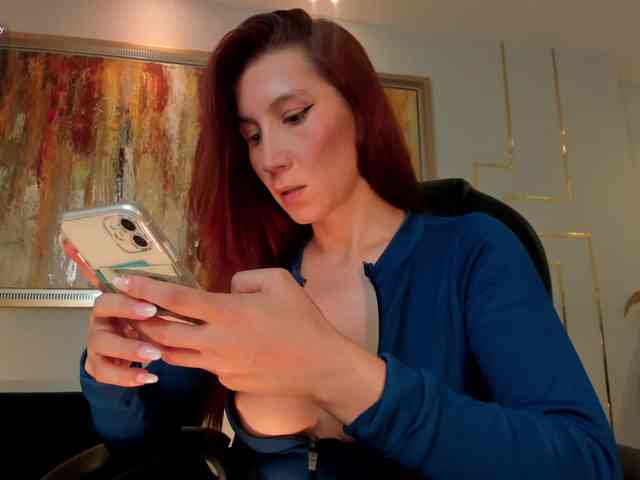 MiaFarrell webcam