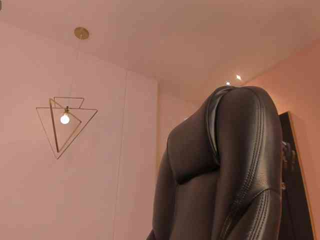 MiaFarrell webcam