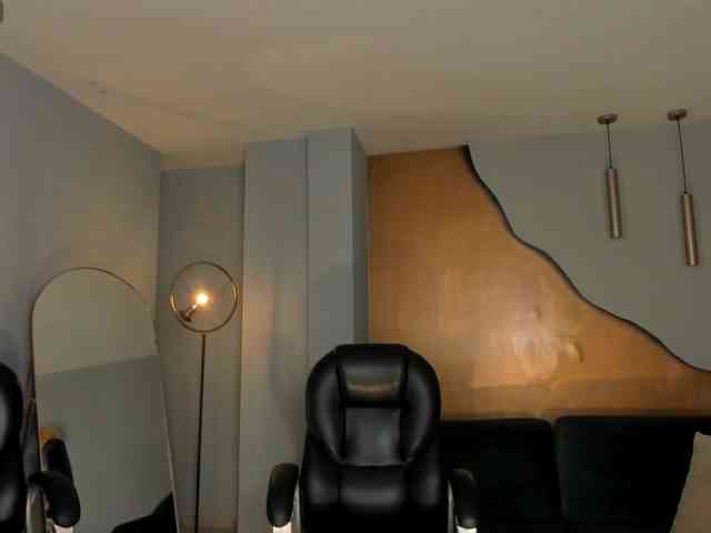 MiaFarrell webcam
