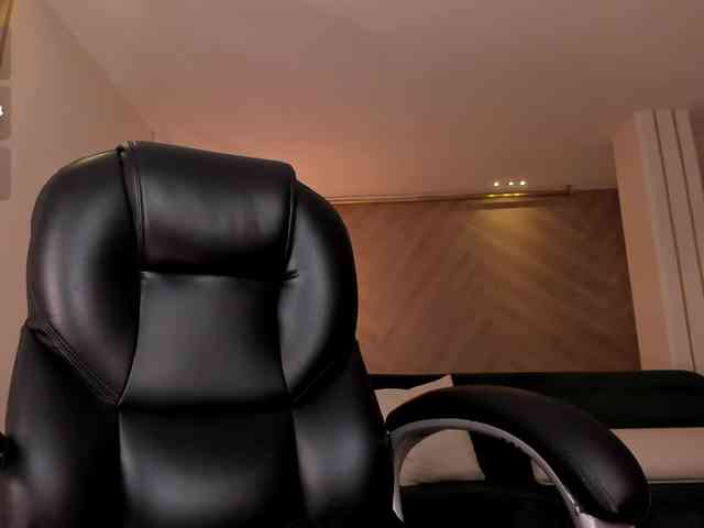 MiaFarrell webcam