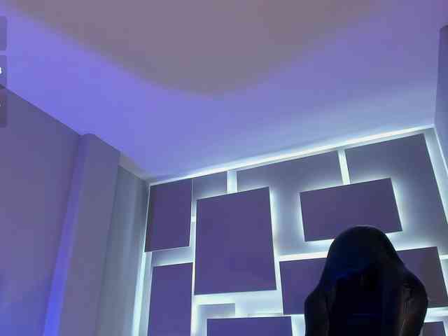 MiaFarrell webcam