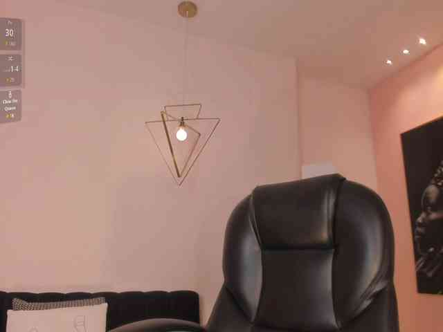 MiaFarrell webcam