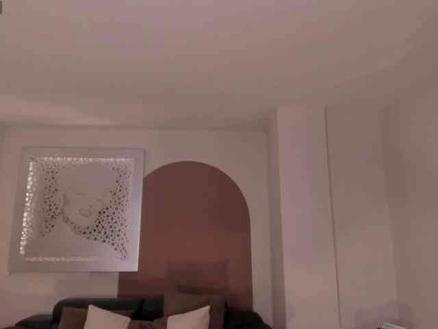 MiaFarrell webcam