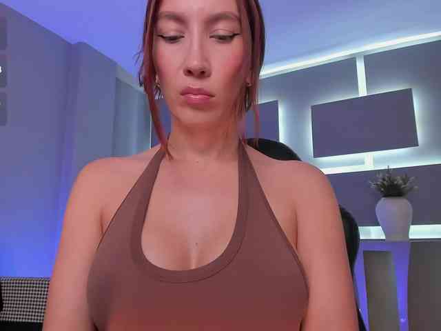 MiaFarrell webcam