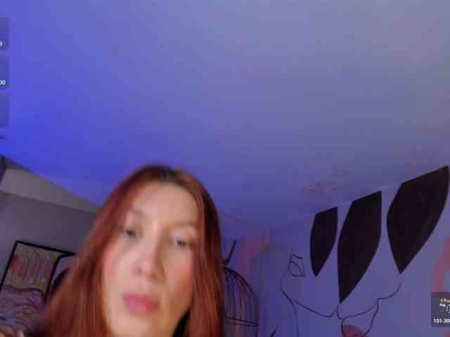 MiaFarrell webcam