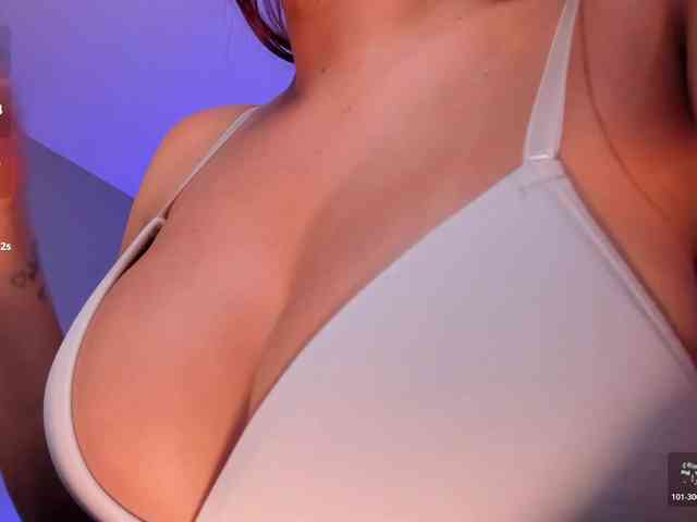MiaFarrell webcam