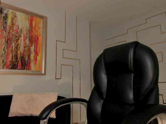 MiaFarrell webcam