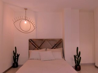 BellaCarteer Porn Show