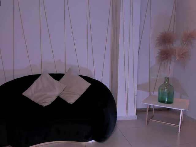 le modèle BellaCarteer est en webcam porno dans un show sur le site bongacams, il possède les tags suivants: Latino/Hispanic,Brunette,Shaved