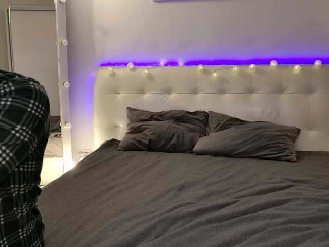 franksalise's BongaCams show and profile