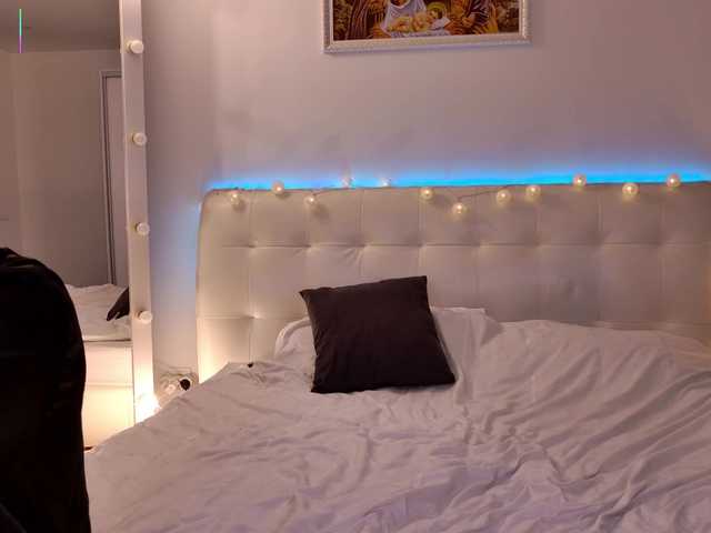 franksalise's BongaCams show and profile