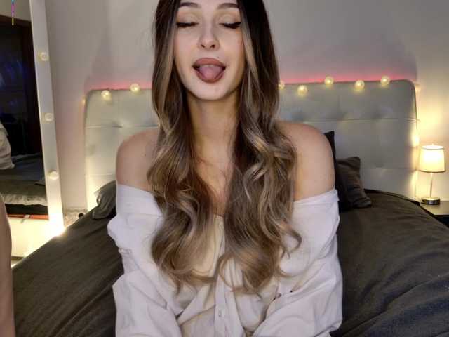 franksalise Live Webcam on BongaCams