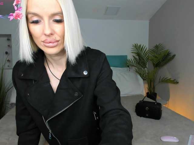 lana-sweetie's BongaCams show and profile