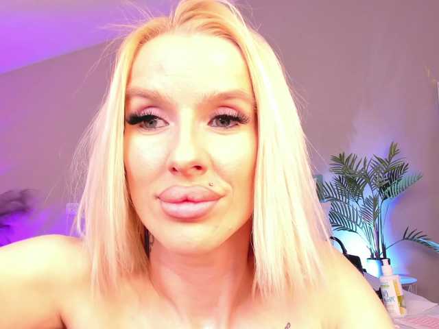  lana-sweetie chat room