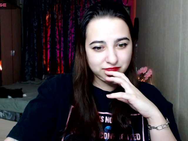 Sarah-Dumont from BongaCams