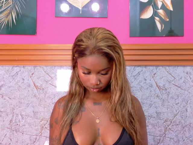 kinkyandsavage's BongaCams show and profile