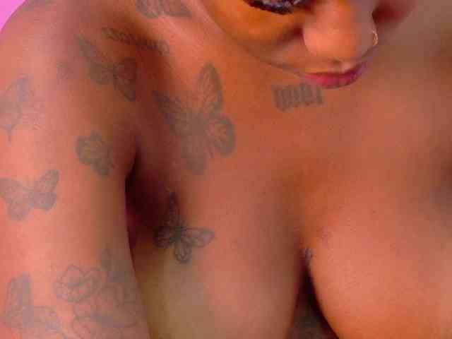 kinkyandsavage webcam