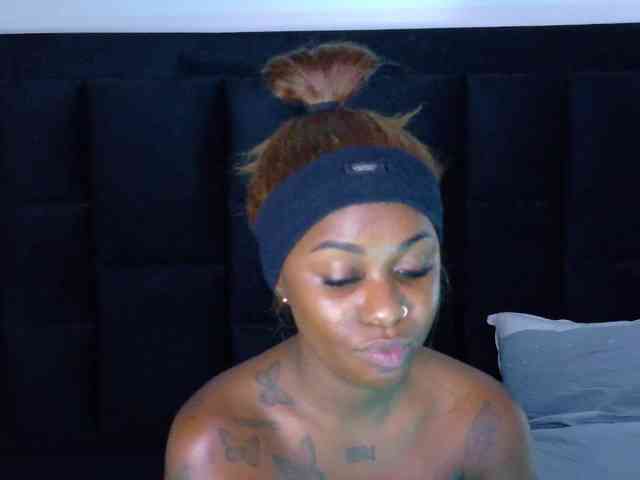 kinkyandsavage webcam