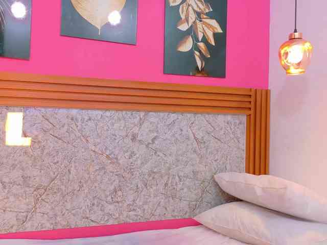 kinkyandsavage webcam