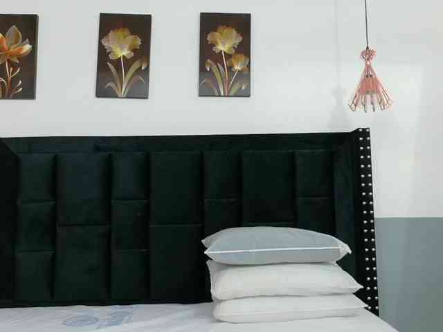 kinkyandsavage webcam