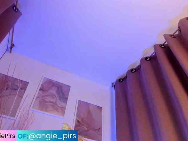 Angie-Pirs webcam