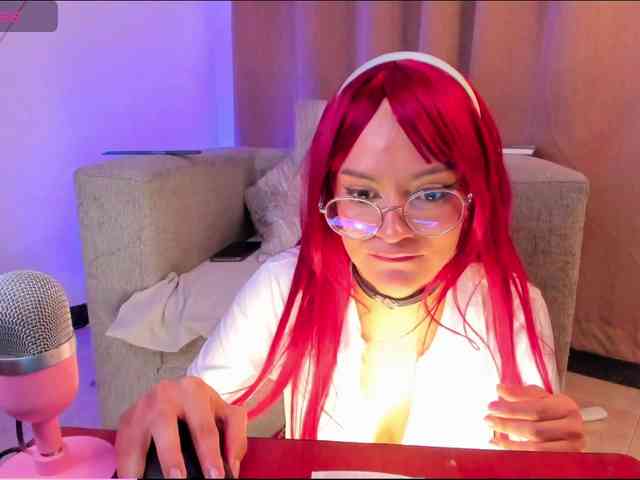 Angie-Pirs webcam
