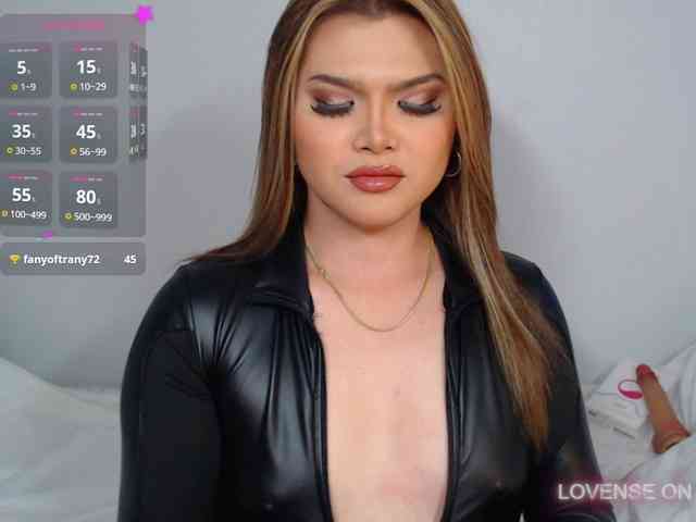 hollyholy