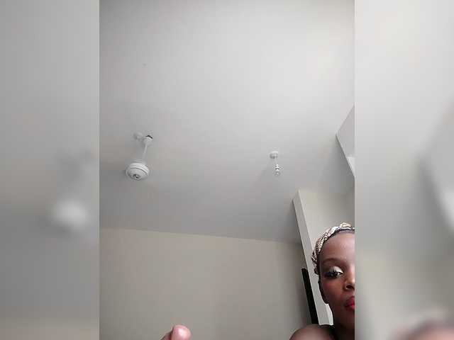 Camdolie's BongaCams show and profile