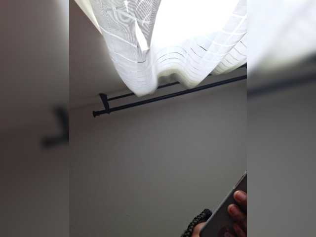 Camdolie's BongaCams show and profile